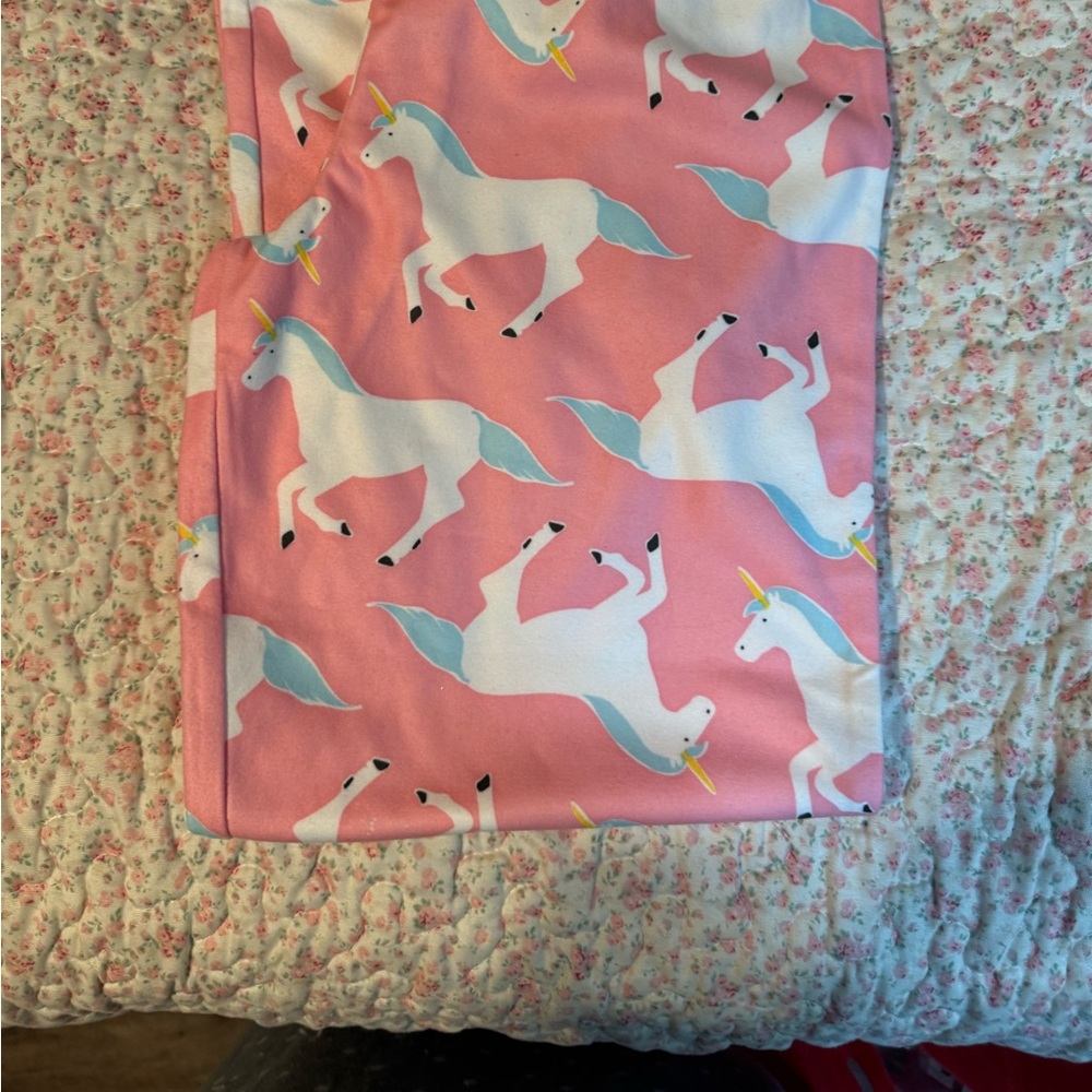 Pajama Set size 7 - Picture 2 of 4